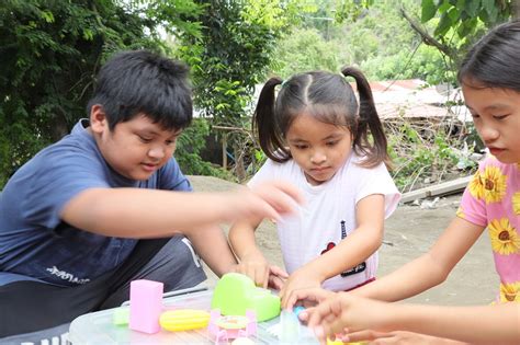 playing safe in tagalog|playing in Tagalog .